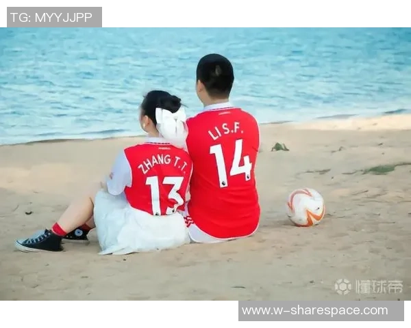 足球明星甜蜜结婚照曝光见证爱情的美好瞬间与幸福生活的开始